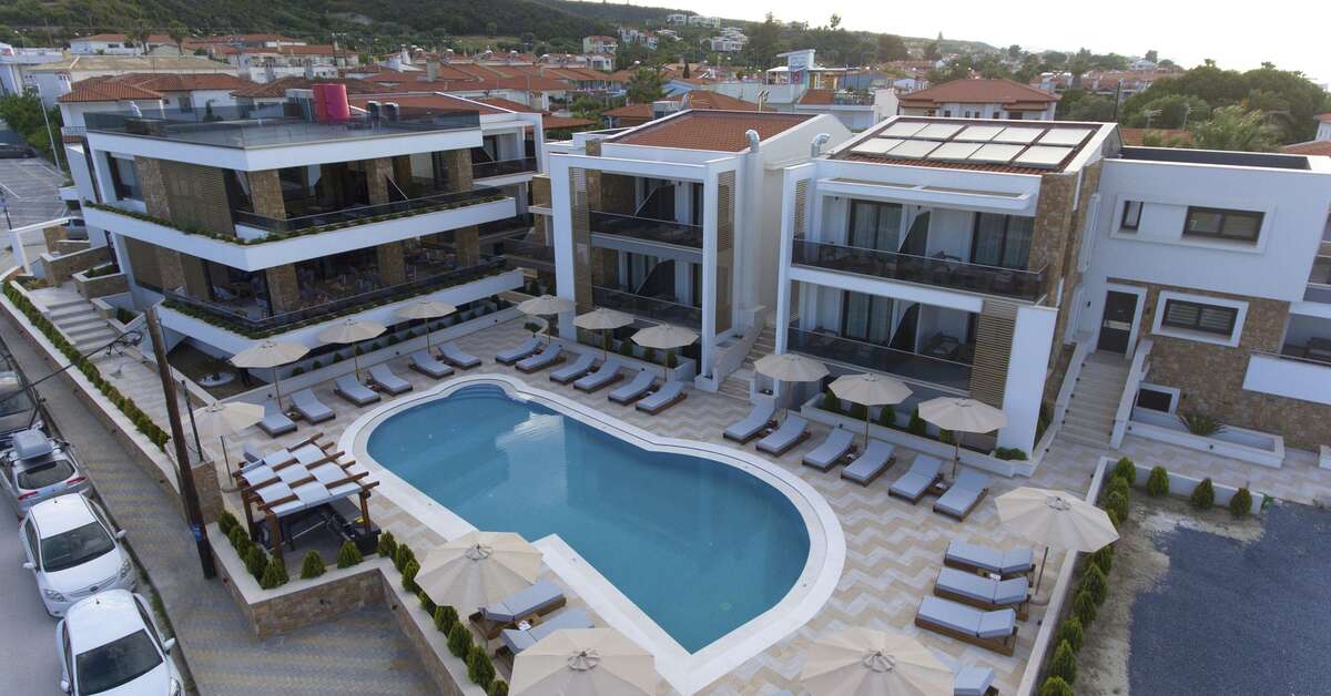 Een foto van het zwembad bij Agnes Deluxe Hotel