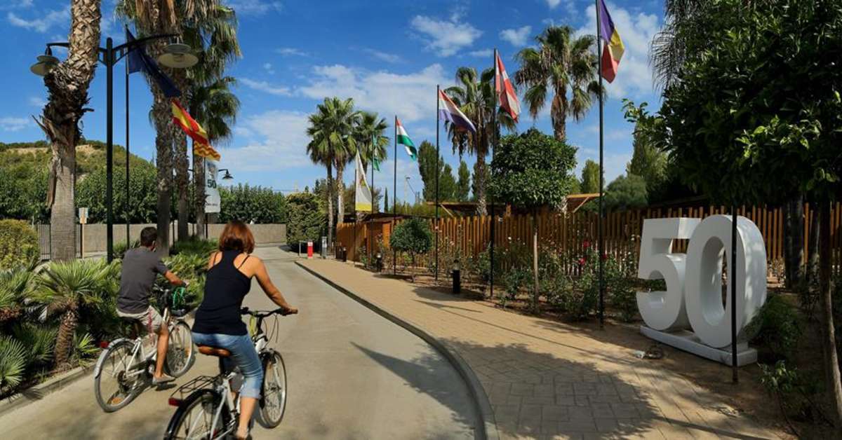 Een foto van de buitenkant van Tamarit Park Resort