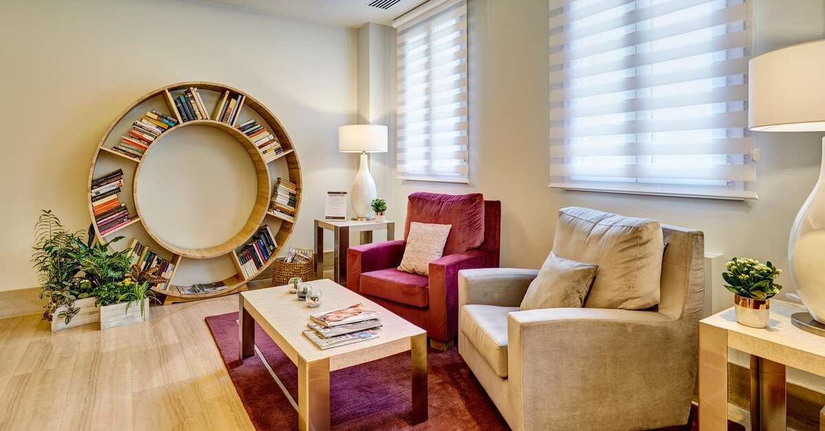 Een foto van het interieur van Sercotel Alcala 611