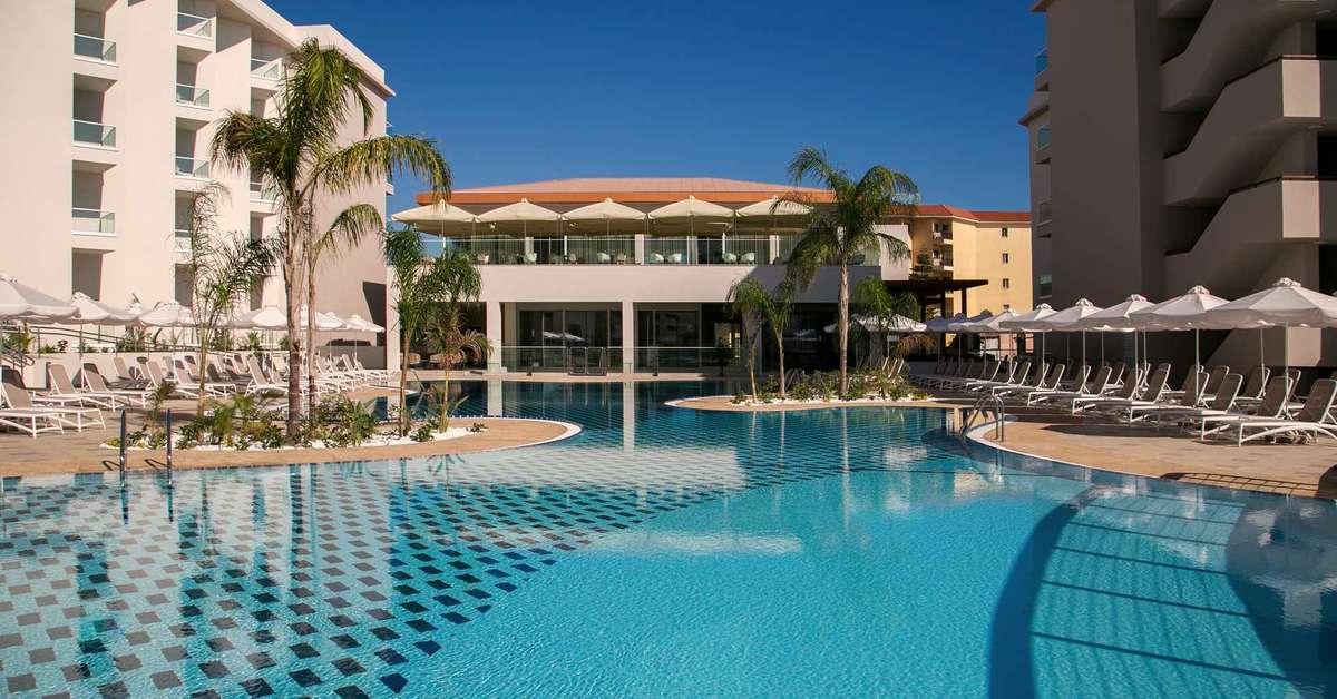 Een foto van het zwembad bij Vangelis Hotel & Suites