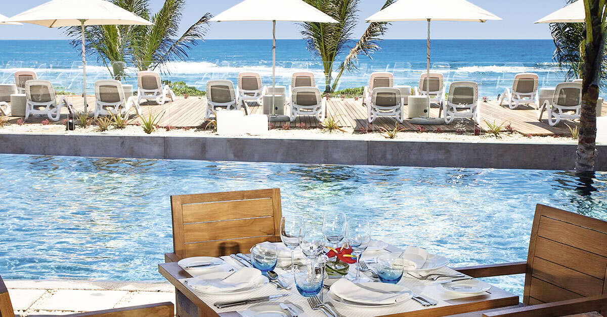 Een foto van het zwembad bij Radisson Blu Poste Lafayette Resort & Spa