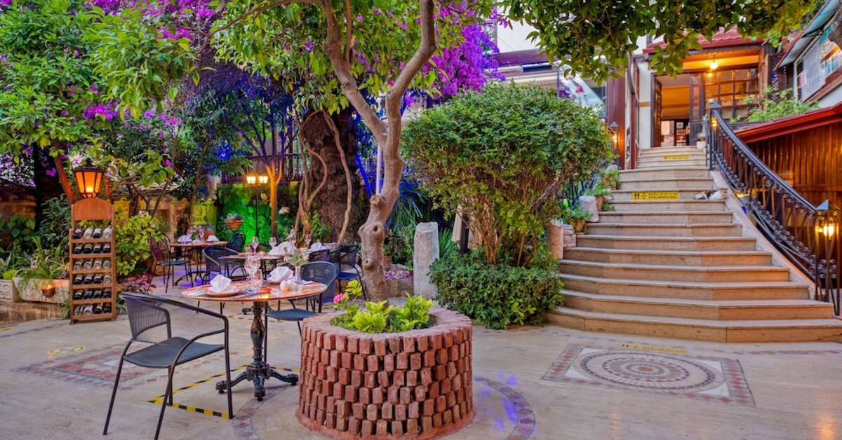 Ein Foto von der Terrasse im Dogan Hotel by Prana Hotels & Resorts