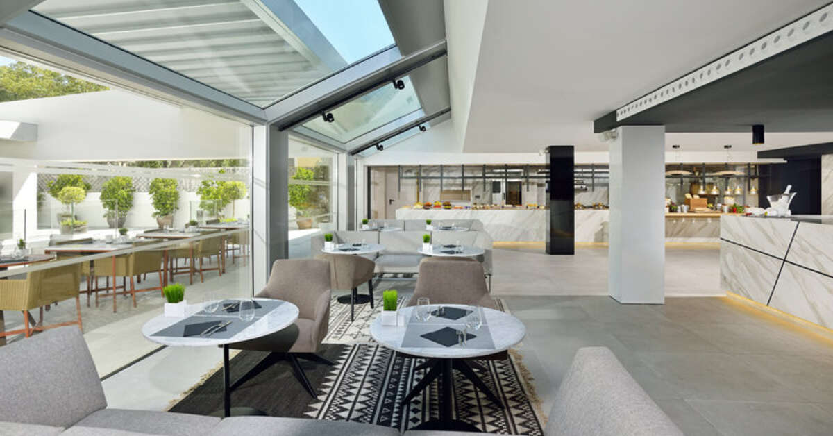 Een foto van het interieur van Innside by Melia Palma Bosque