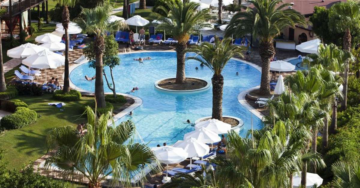 Een foto van het zwembad bij Hotel Grand Side