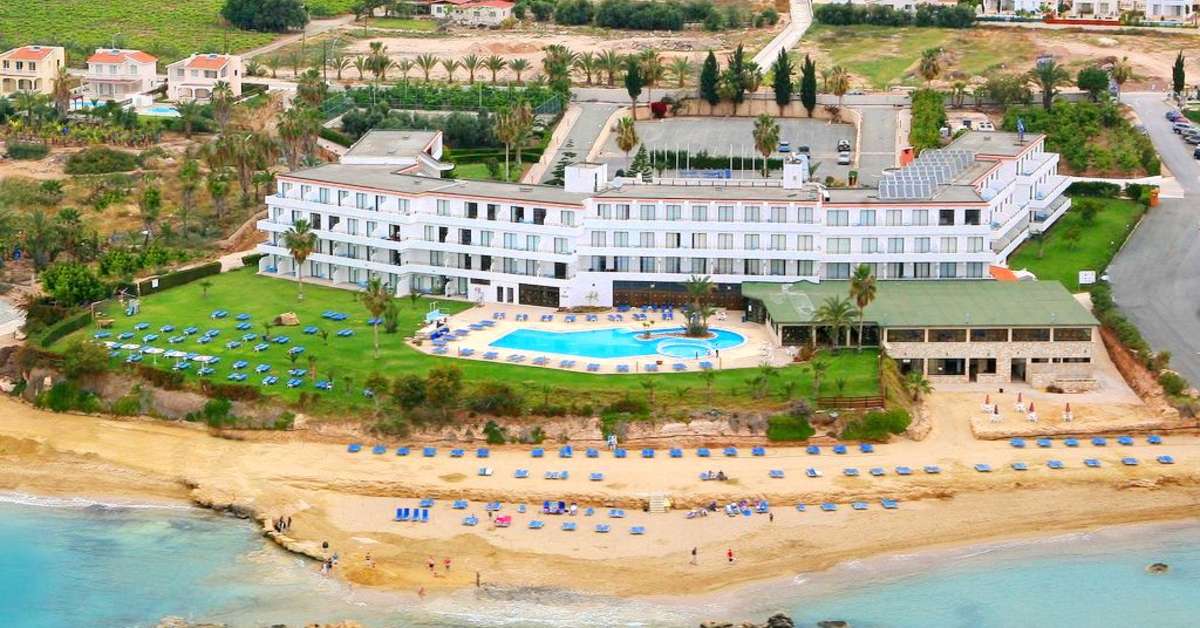 Een foto van het zwembad bij Corallia Beach Appartementen