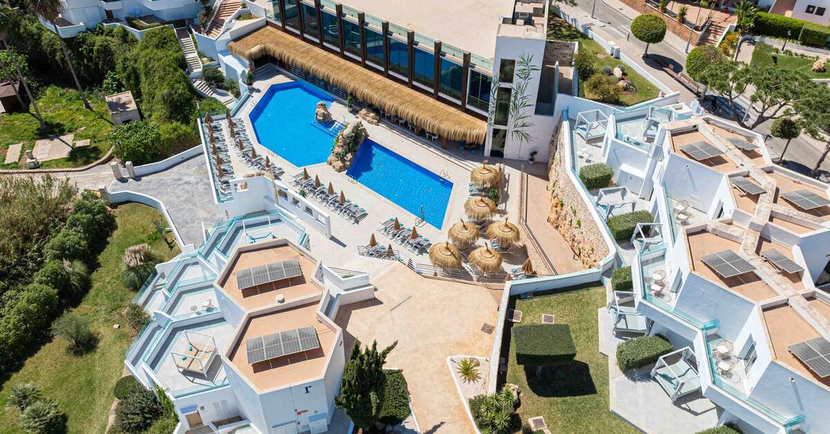 Ein Foto Marsenses Ferrera Blanca Adults Only