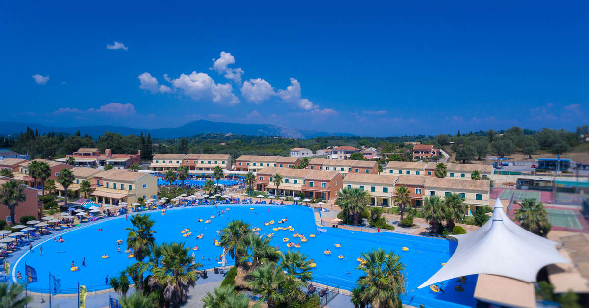 Een foto van het zwembad bij Aqualand Resort