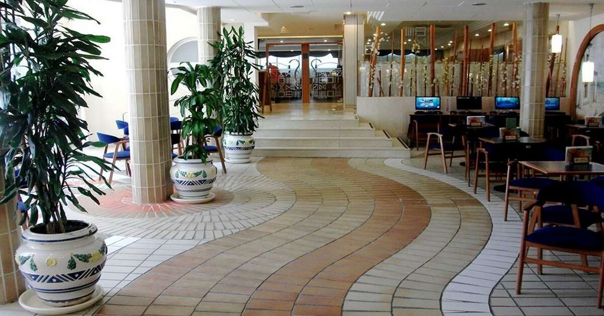 Een foto van het interieur van 4R Hotel Playa Park