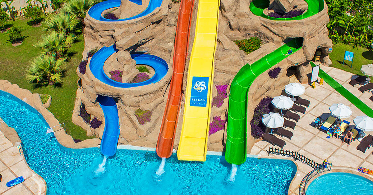 Een foto van het zwembad bij Melas Holiday Village