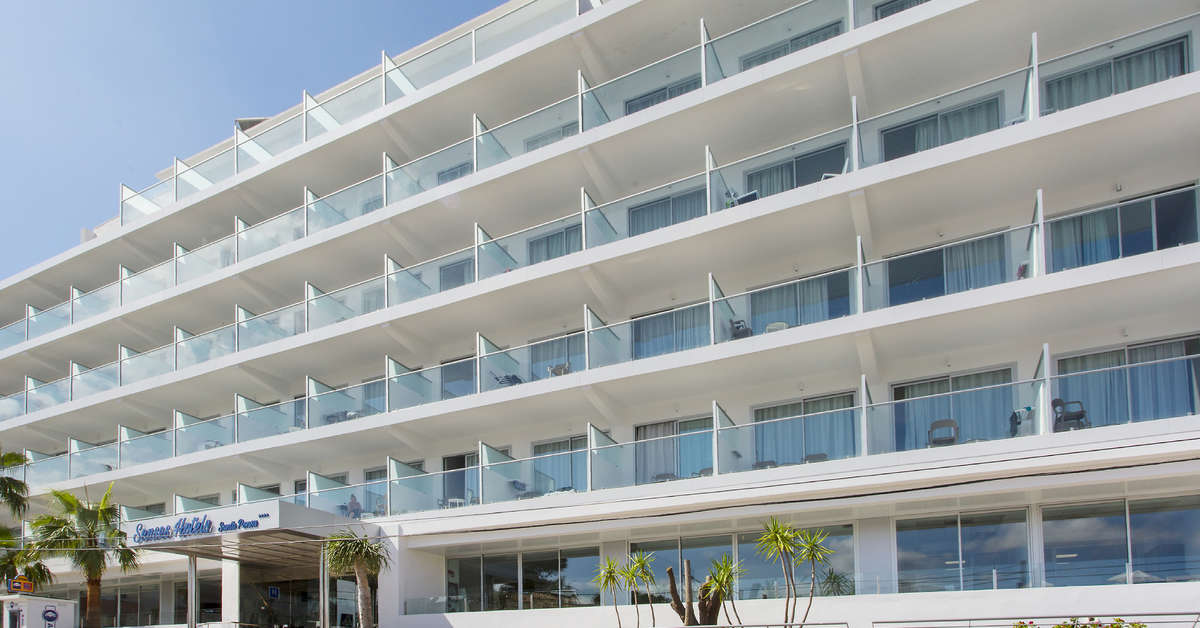 Ein Foto von der Außenansicht des Reverence Life Hotel