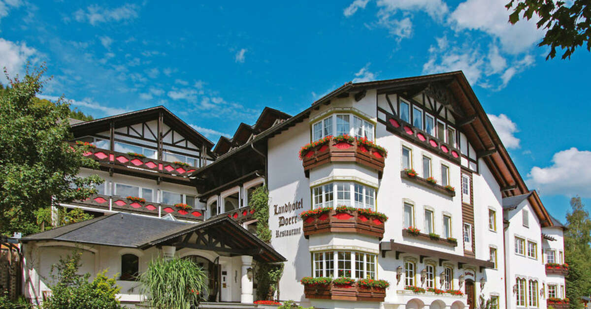 Een foto van de buitenkant van Romantik Landhotel Doerr