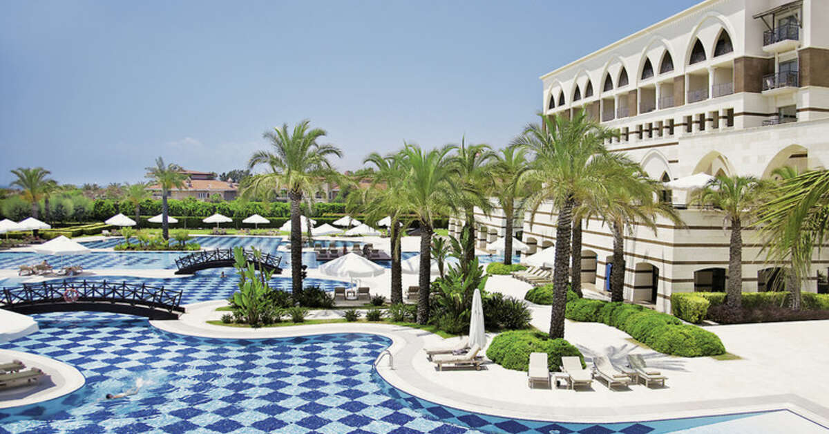Een foto van het zwembad bij Kempinski Hotel The Dome