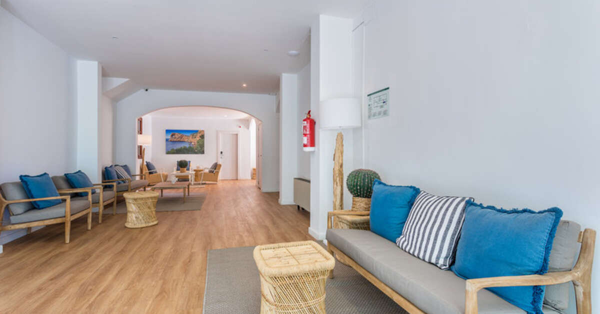 Een foto van het interieur van Fergus Style Soller Beach