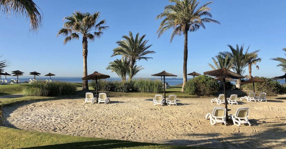 Een foto van het strand bij Impressive Playa Granada Golf