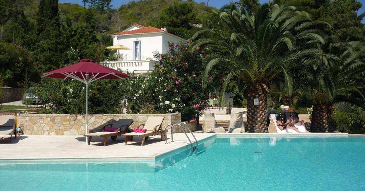 Een foto van het zwembad bij Armonia Bay Hotel