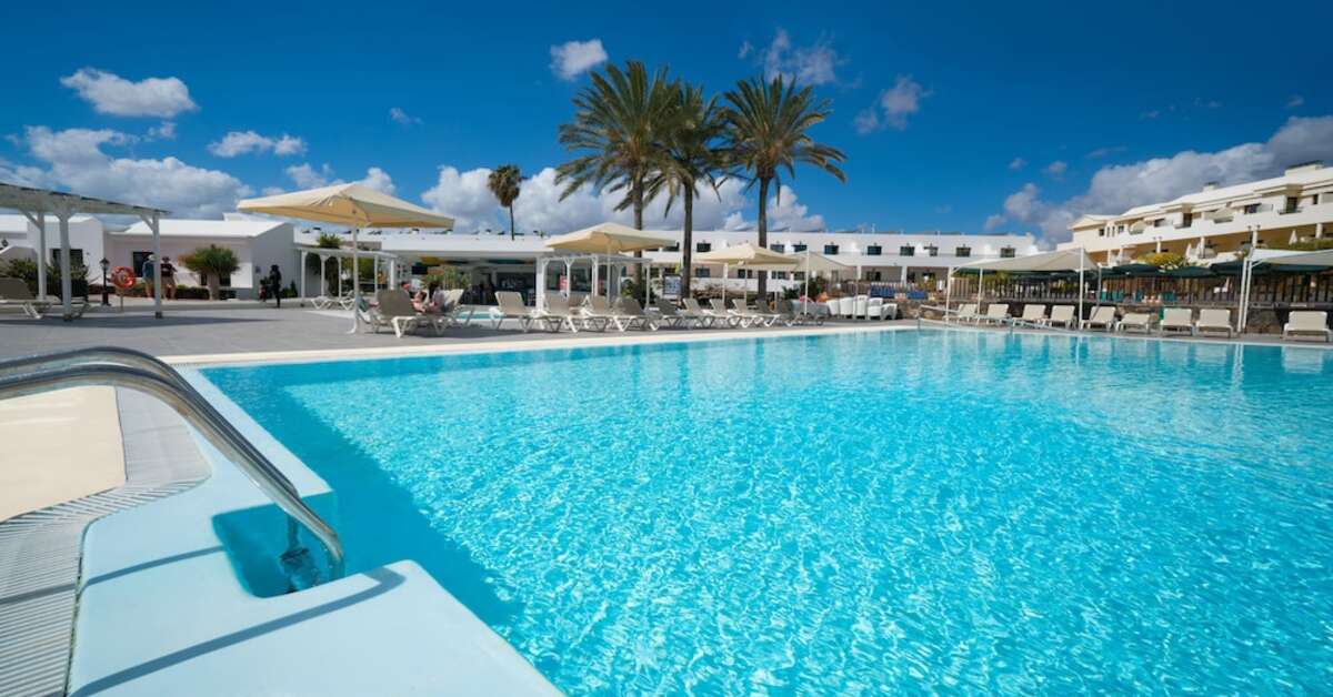 Een foto van het zwembad bij Aparthotel Santa Rosa