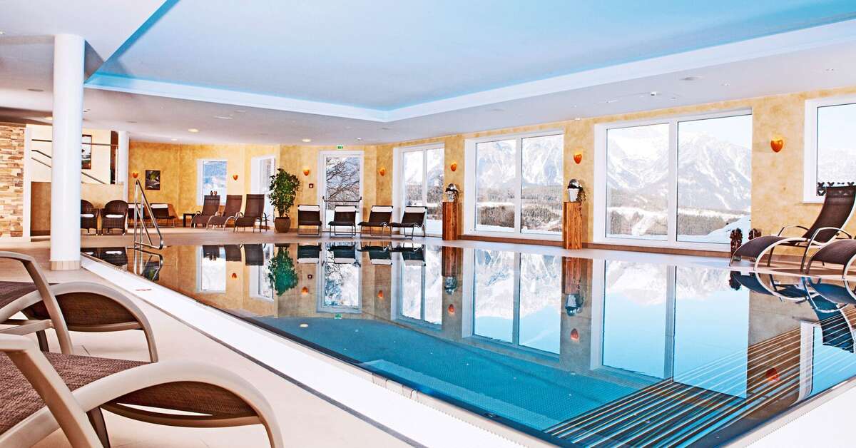 Ein Foto vom Pool im Hotel Waldfrieden