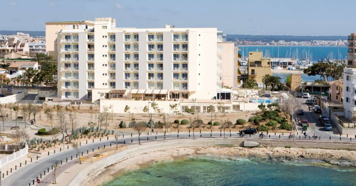 Ein Foto von der Außenansicht des BQ Apolo Hotel