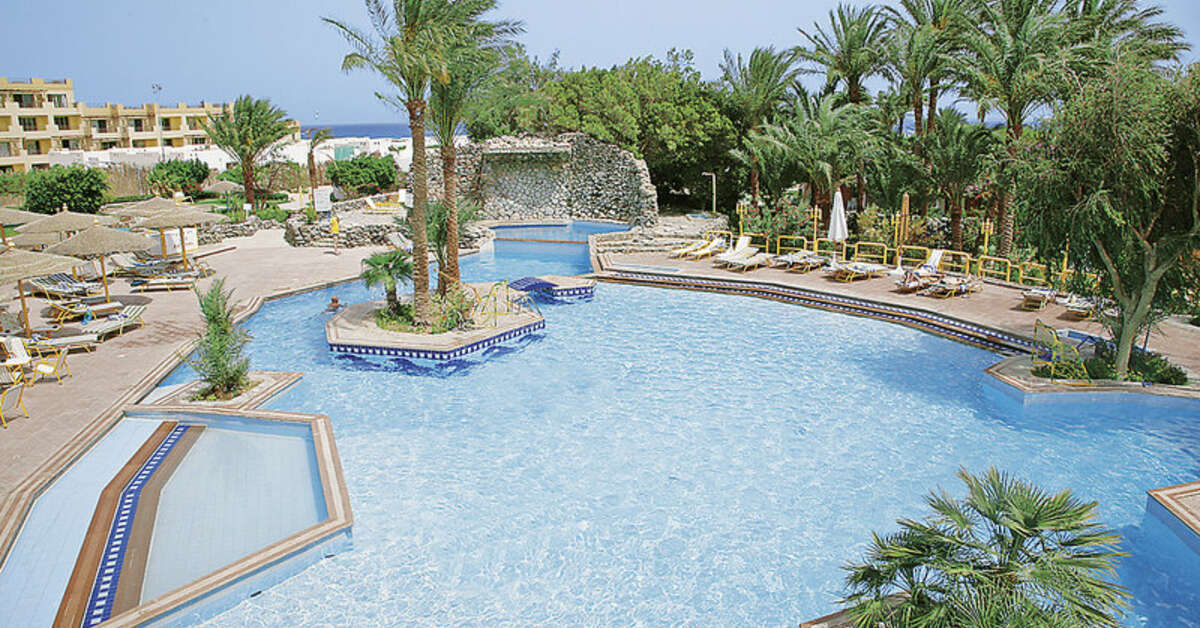 Een foto van het zwembad bij Shams Safaga Resort