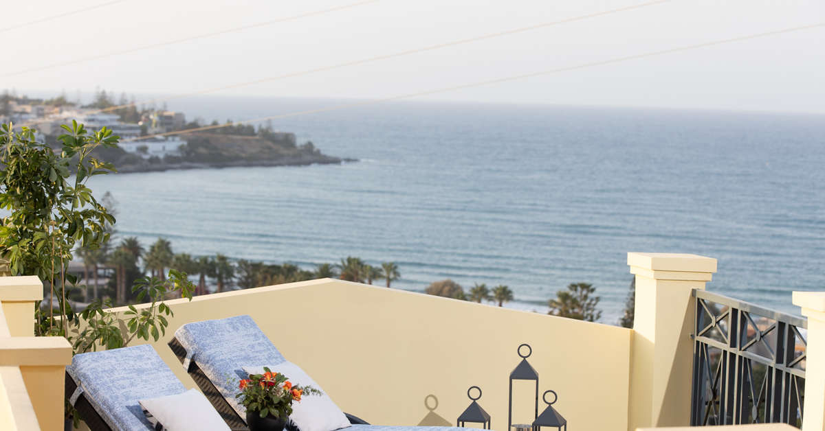 Een foto van het terras bij Minois Boutique Hotel