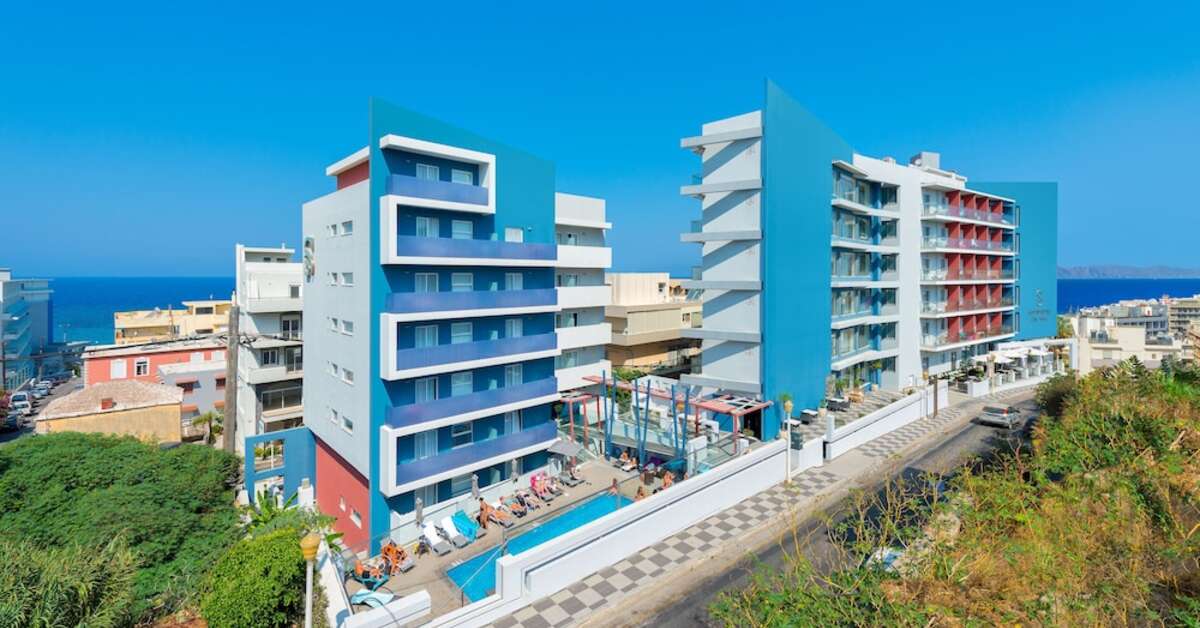 Een foto van de buitenkant van Semiramis City Hotel