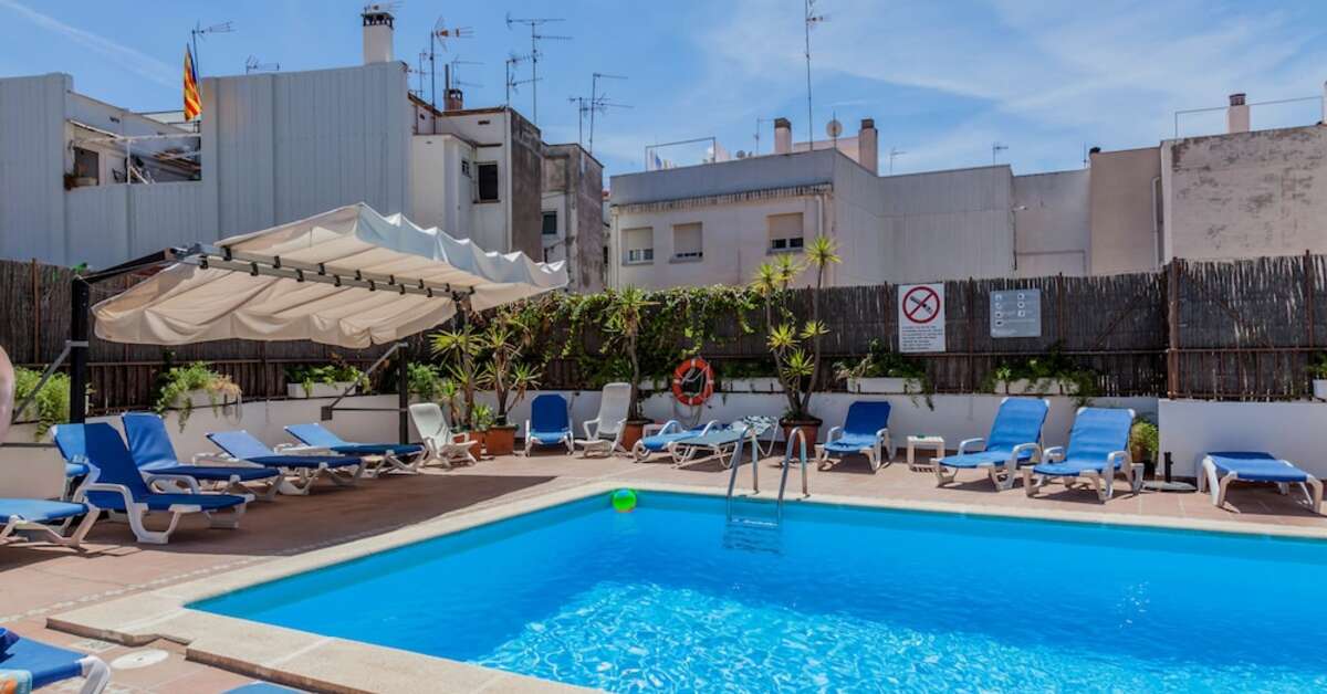 Een foto van het zwembad bij Hotel El Cid