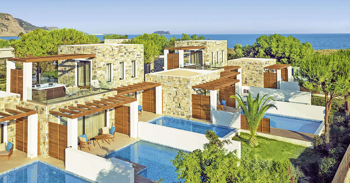 Ein Foto vom Pool im Golden Sun Resort & Spa