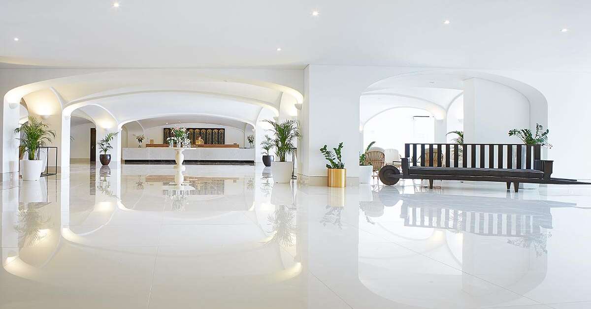 Een foto van het interieur van Grecotel Lux Me Daphnila Bay