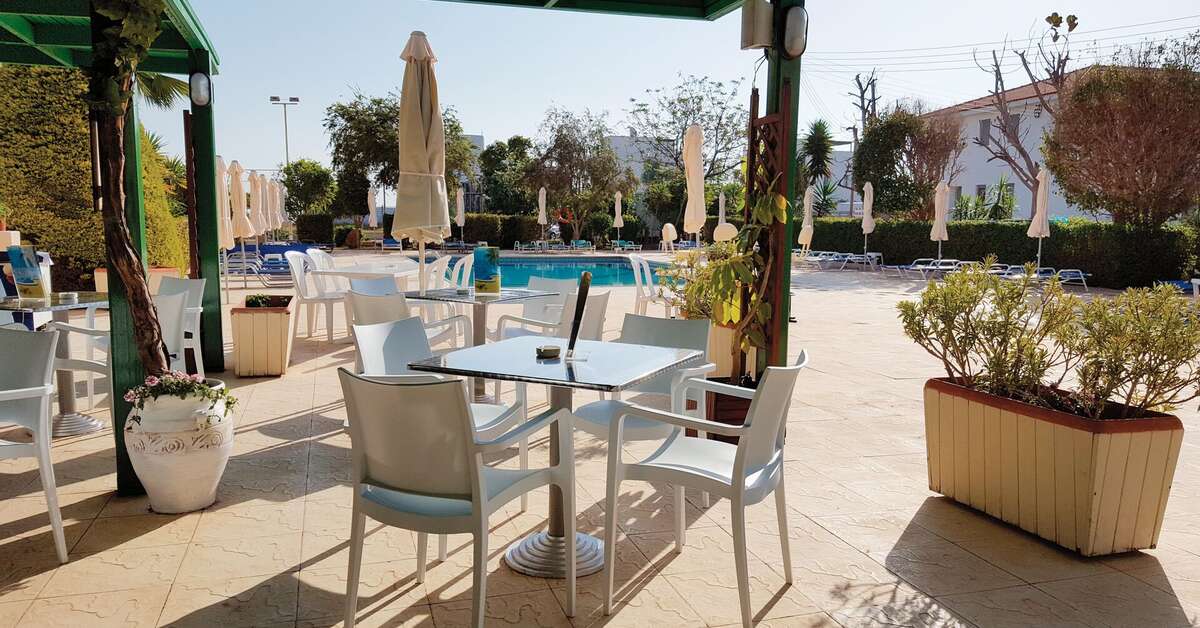 Een foto van het terras bij Mandalena Hotel Appartementen