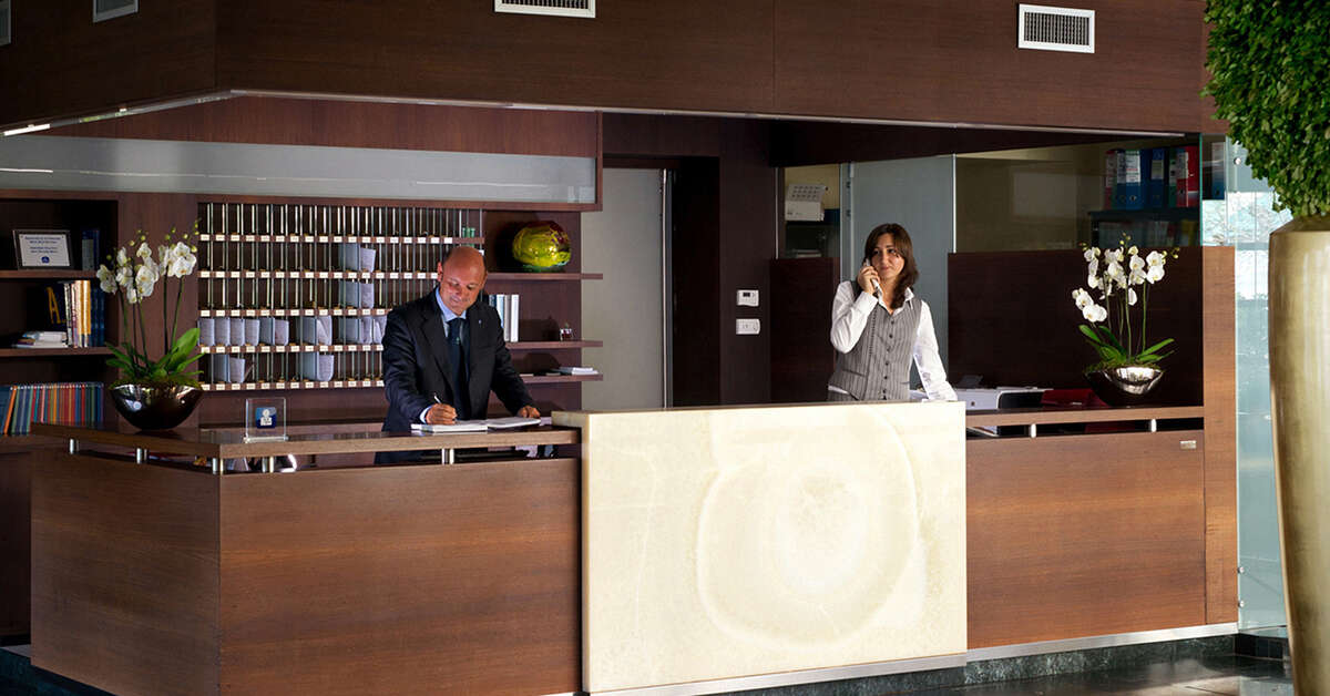 Een foto van het interieur van Villa Pace Park Hotel Bolognese