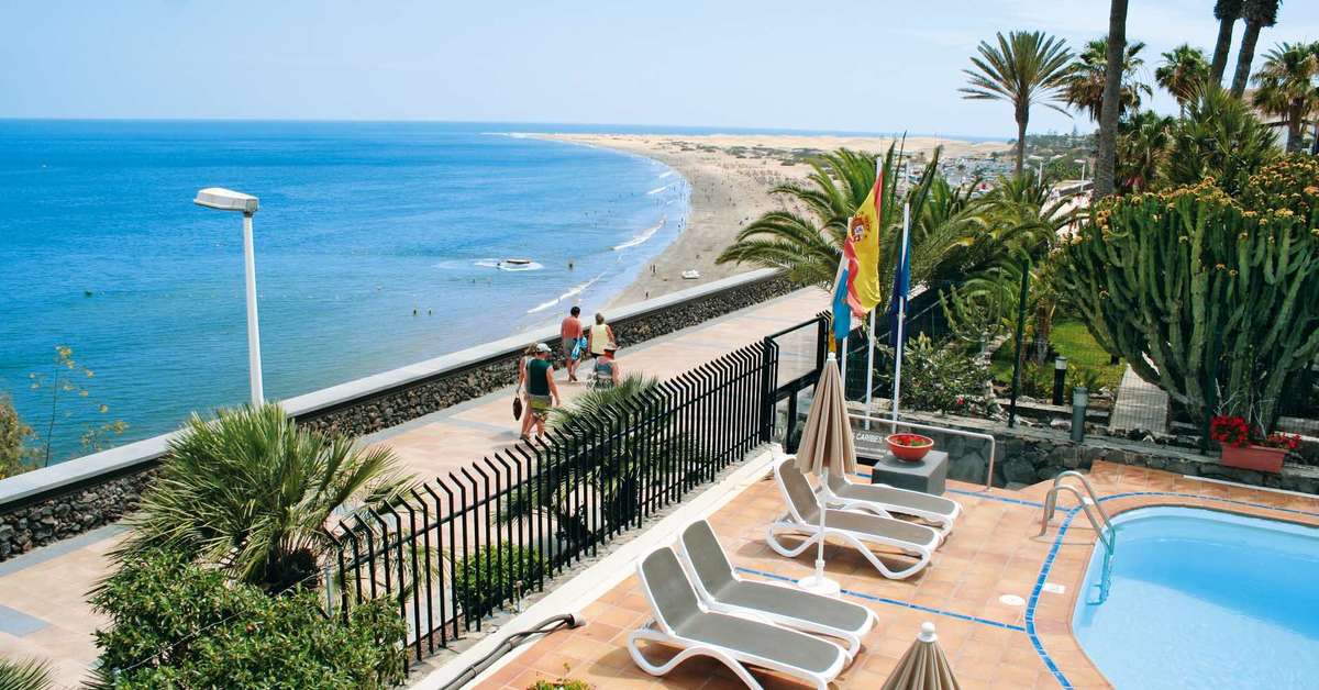 Een foto van het terras bij Appartementen Los Caribes I