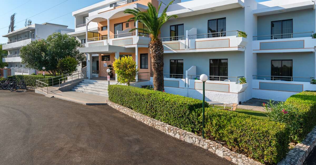 Een foto van de buitenkant van Meliton Hotel