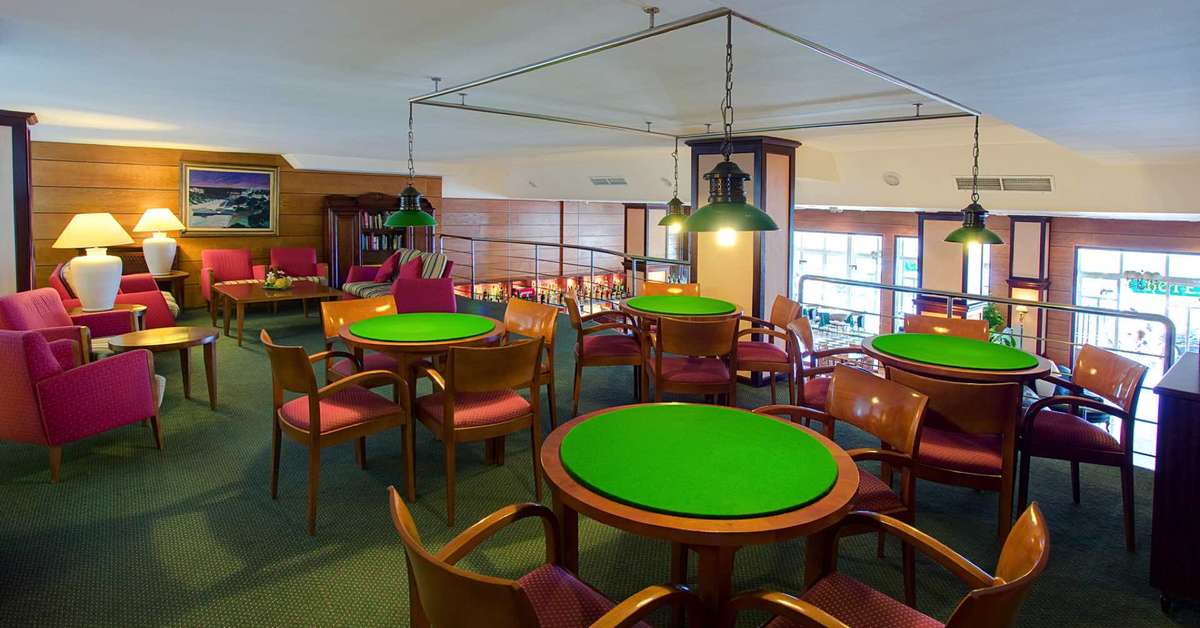 Een foto van het interieur van THB Felip