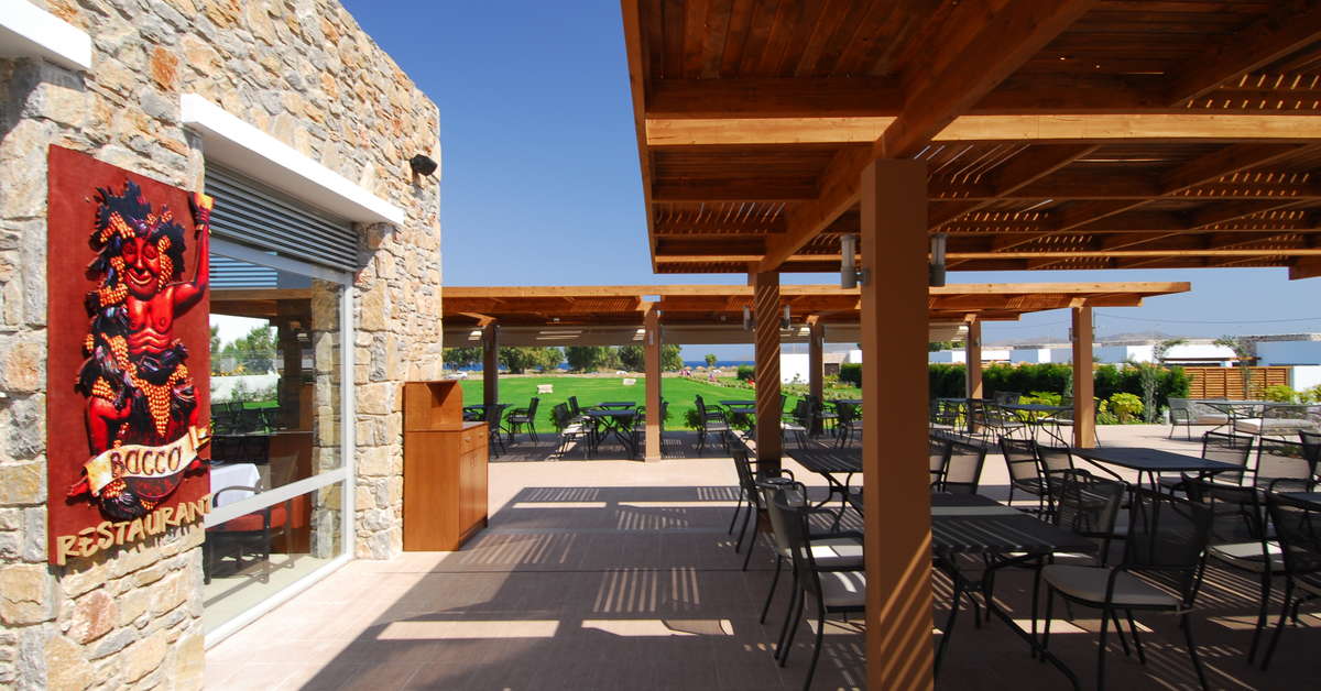 Een foto van het terras bij TUI Blue Palazzo Del Mare