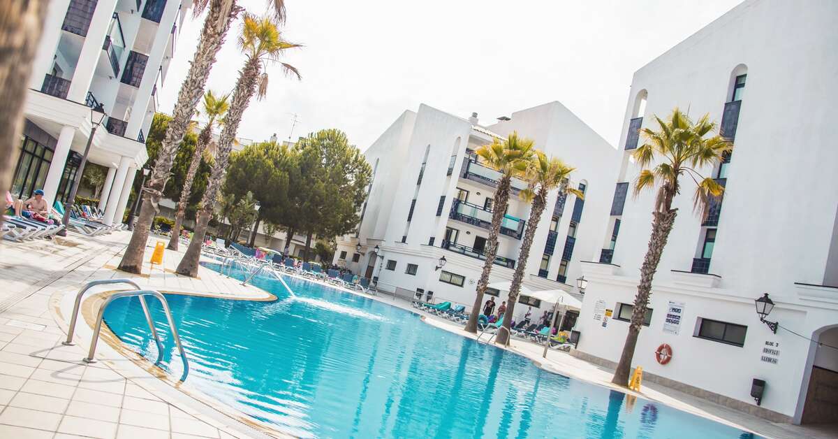 Een foto van het zwembad bij Appartementen Pins Platja
