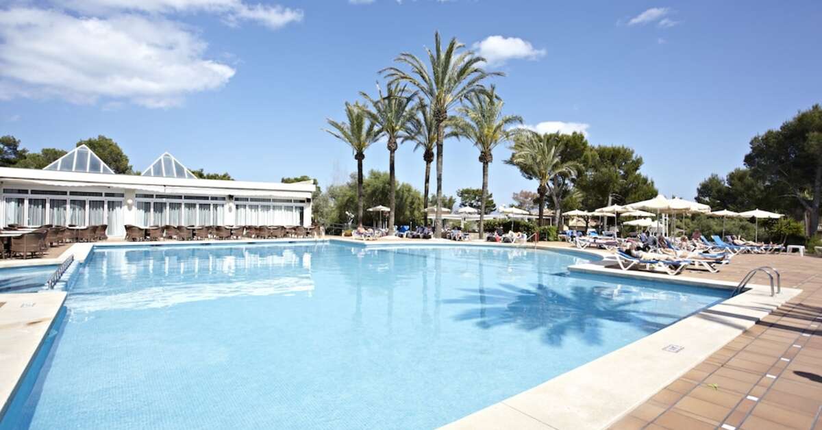 Een foto van het zwembad bij Grupotel Gran Vista & Spa