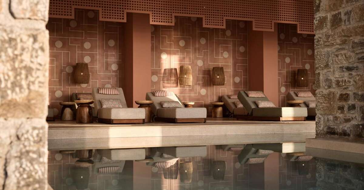 Een foto van het zwembad bij The Royal Senses Resort & Spa Crete
