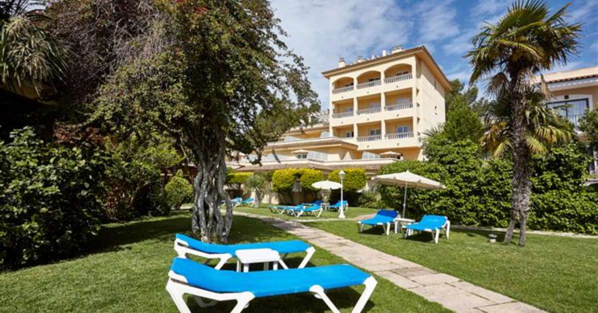 Een foto van het terras bij Grupotel Nilo & Spa