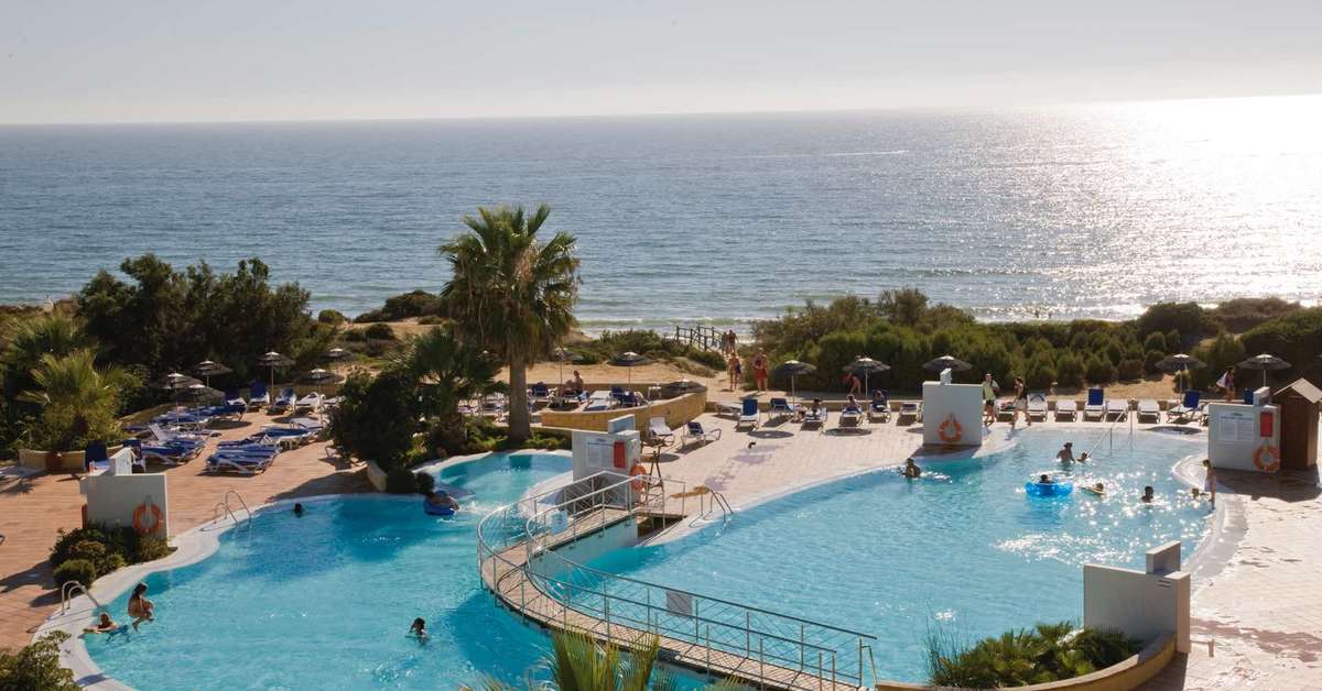 Een foto van het zwembad bij Aldiana Andalusien