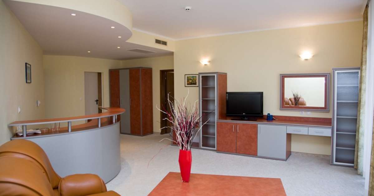 Een foto van het interieur van Hotel Hrizantema