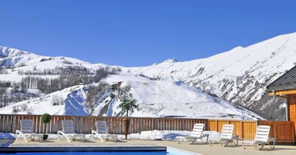 Een foto van het zwembad bij Les Chalets des Ecourt