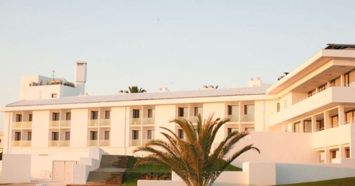 Een foto van de buitenkant van Memmo Baleeira Hotel