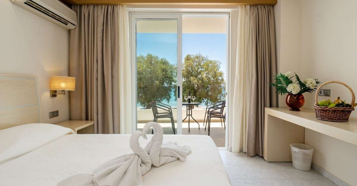 Een foto van Kamari Plus Hotel