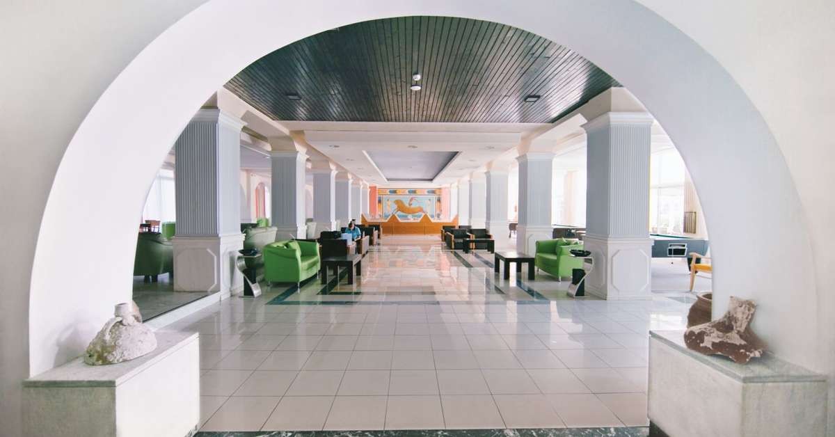 Een foto van het interieur van Atlantis Hotel