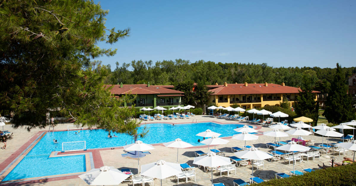 Een foto van het zwembad bij Simantro Resort