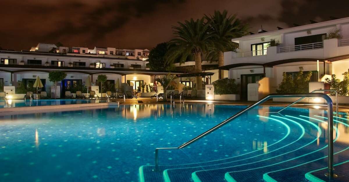 Een foto van het zwembad bij Relaxia Lanzaplaya Appartementen