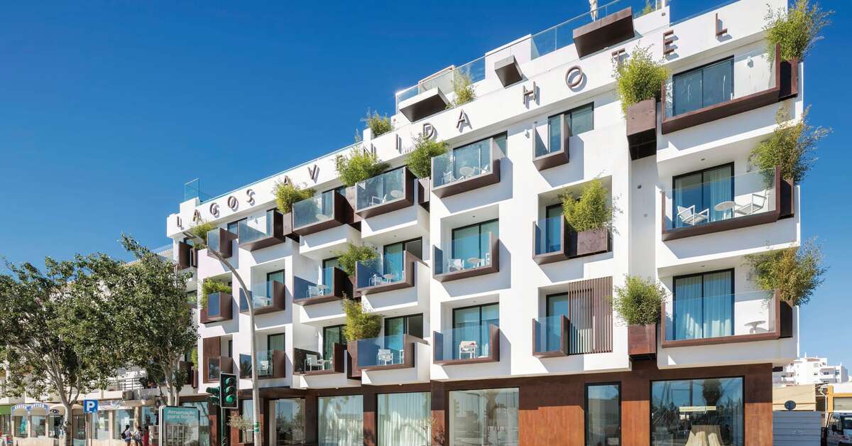 Een foto van de buitenkant van Lagos Avenida Hotel