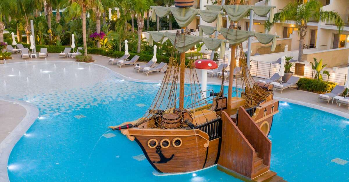 Een foto van het zwembad bij Olympic Lagoon Resort Ayia Napa
