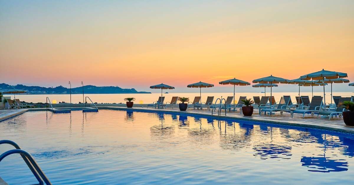 Een foto van het zwembad bij Grupotel Aguait Resort & Spa