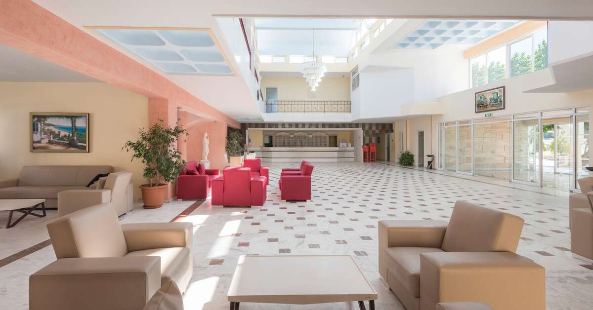 Een foto van het interieur van Euro Village Achilleas Hotel